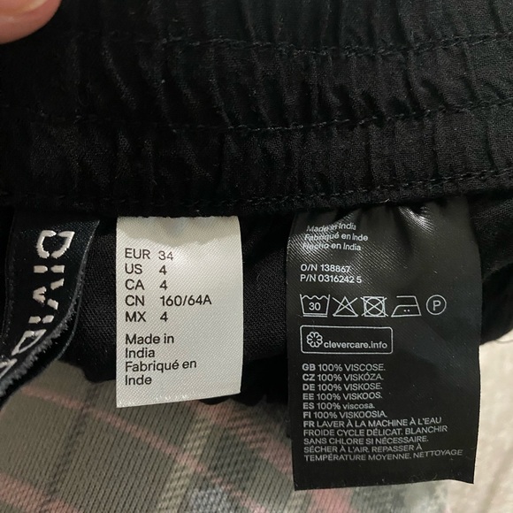 Divided by H&M women US4 size,black casual or high heels pants , comfort pants - Picture 2 of 5